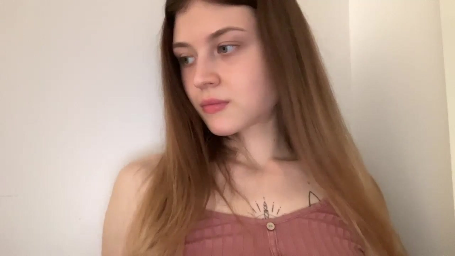 Gallery image thumbnail from Coconut_dream's myfreecams stream on, 06/02/2024, 08:35 image 10 of 20
