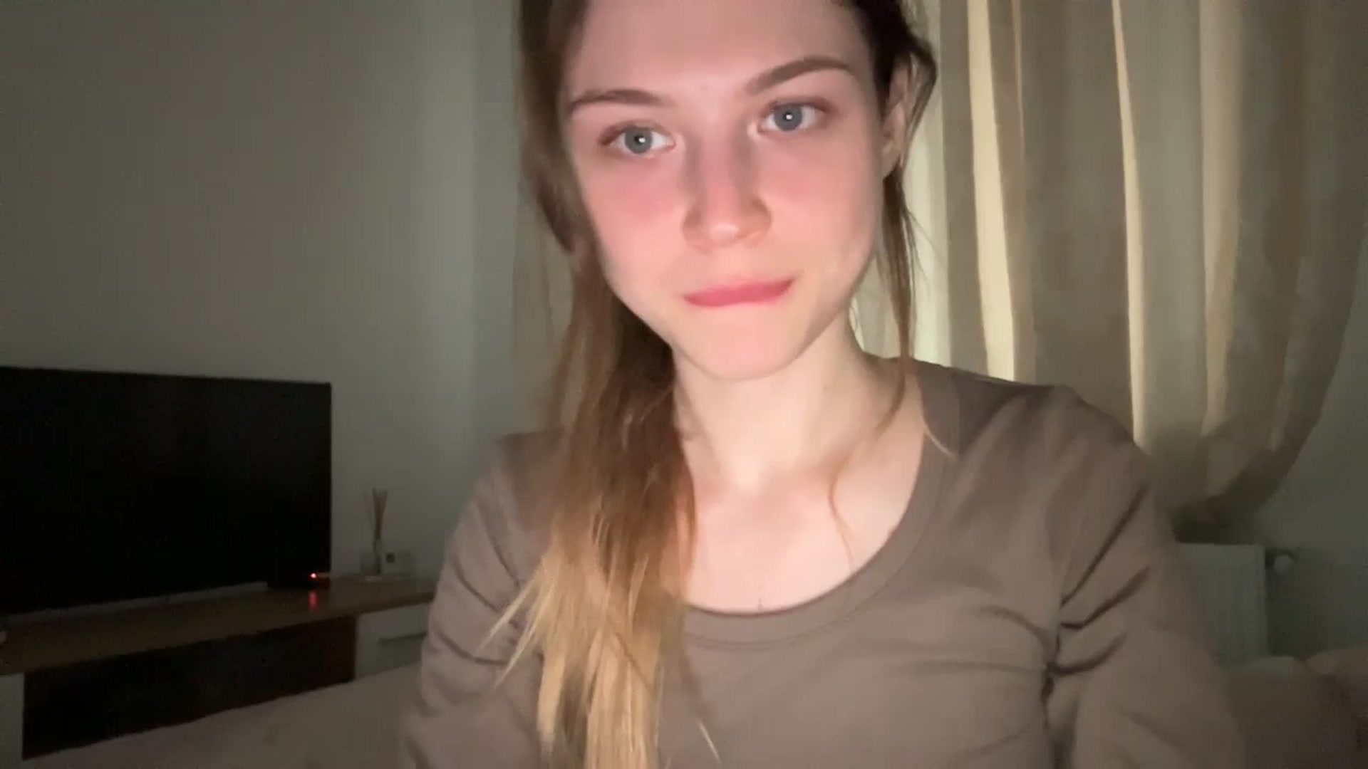 Gallery image thumbnail from Coconut_dream's myfreecams stream on, 06/03/2024, 16:31 image 5 of 20
