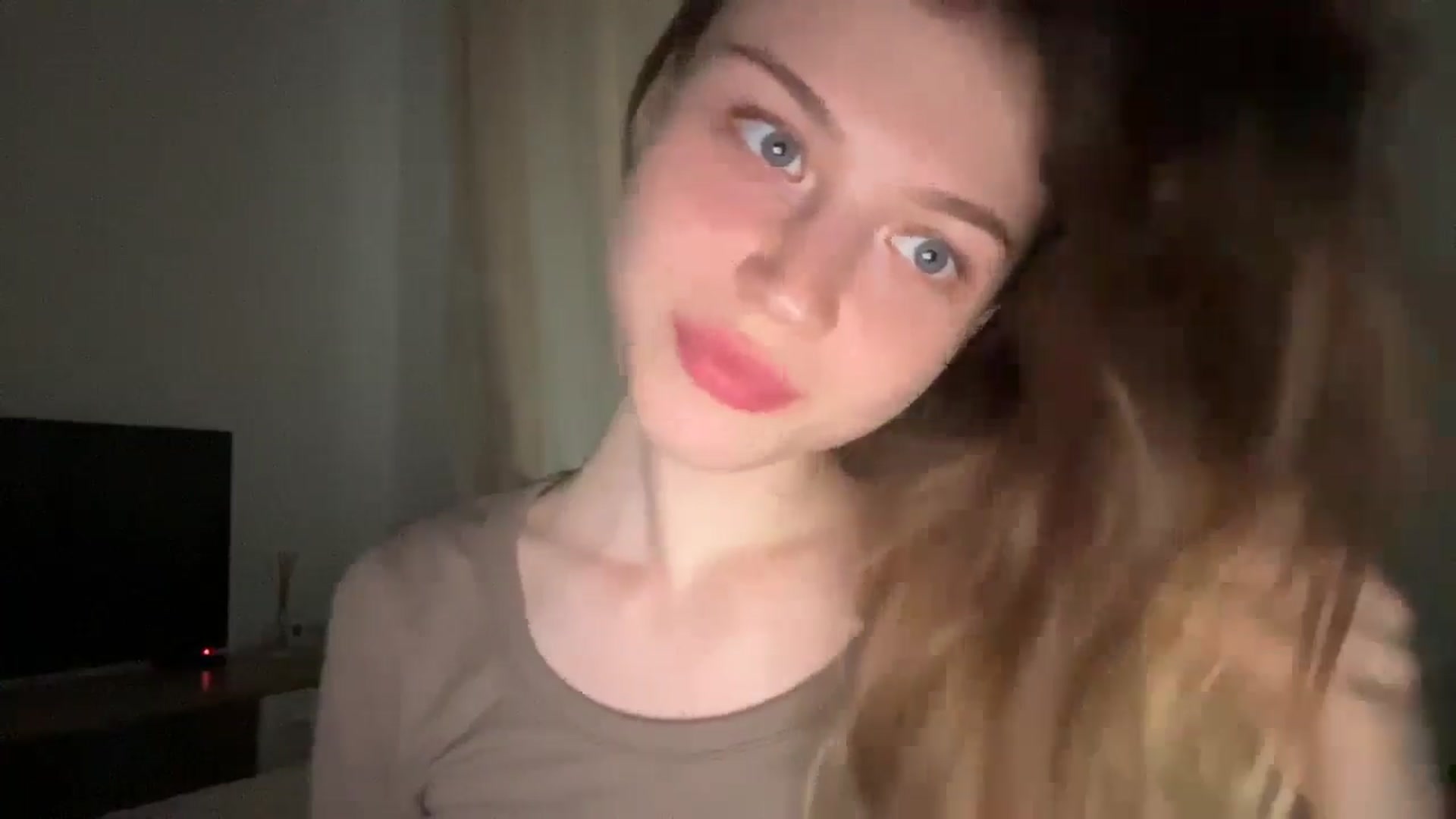 Gallery image thumbnail from Coconut_dream's myfreecams stream on, 06/03/2024, 16:31 image 16 of 20
