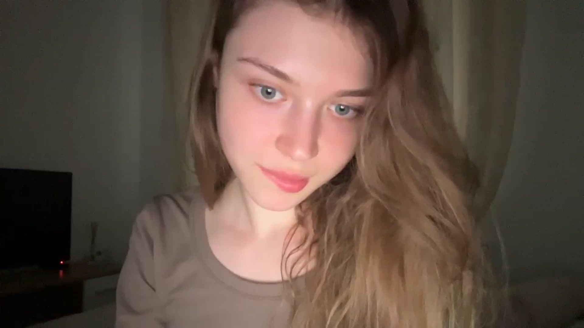 Gallery image thumbnail from Coconut_dream's myfreecams stream on, 06/03/2024, 16:31 image 19 of 20