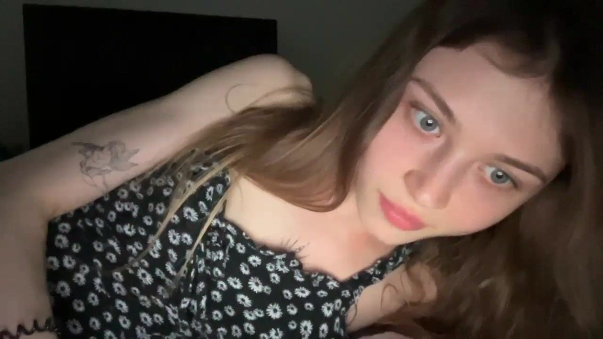 Gallery image thumbnail from Coconut_dream's myfreecams stream on, 06/03/2024, 18:46 image 18 of 20