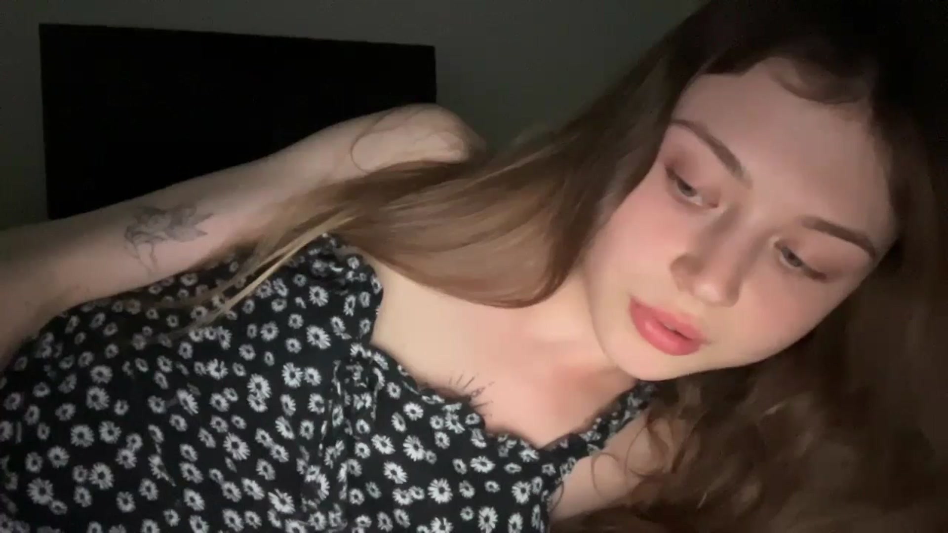 Gallery image thumbnail from Coconut_dream's myfreecams stream on, 06/03/2024, 18:46 image 15 of 20