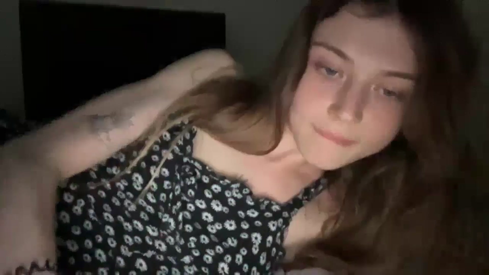 Gallery image thumbnail from Coconut_dream's myfreecams stream on, 06/03/2024, 18:46 image 17 of 20