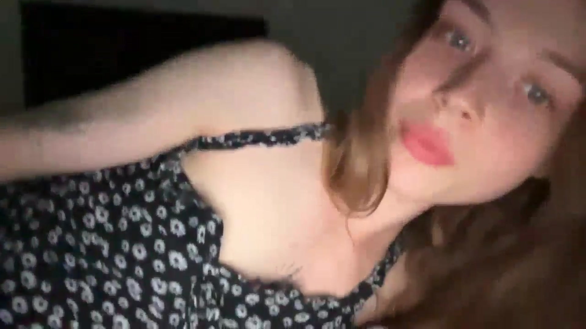 Gallery image thumbnail from Coconut_dream's myfreecams stream on, 06/03/2024, 18:46 image 14 of 20