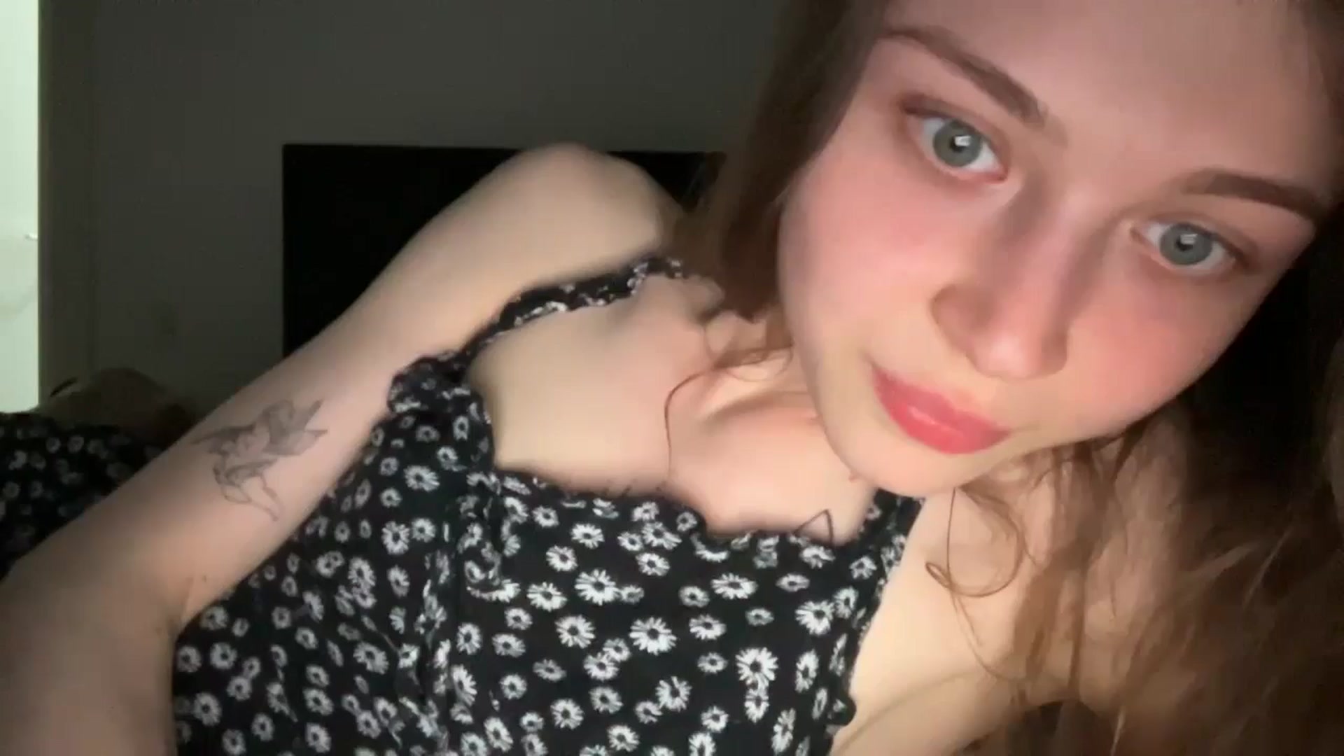 Gallery image thumbnail from Coconut_dream's myfreecams stream on, 06/03/2024, 18:46 image 11 of 20