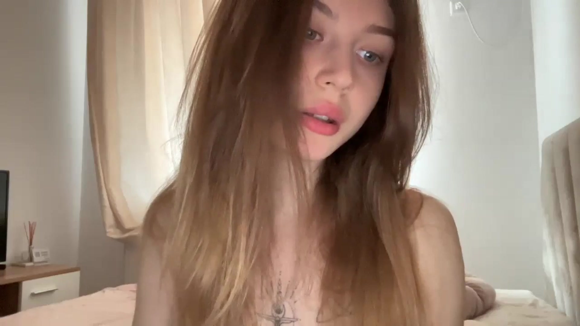 Gallery image thumbnail from Coconut_dream's myfreecams stream on, 06/04/2024, 06:44 image 6 of 20