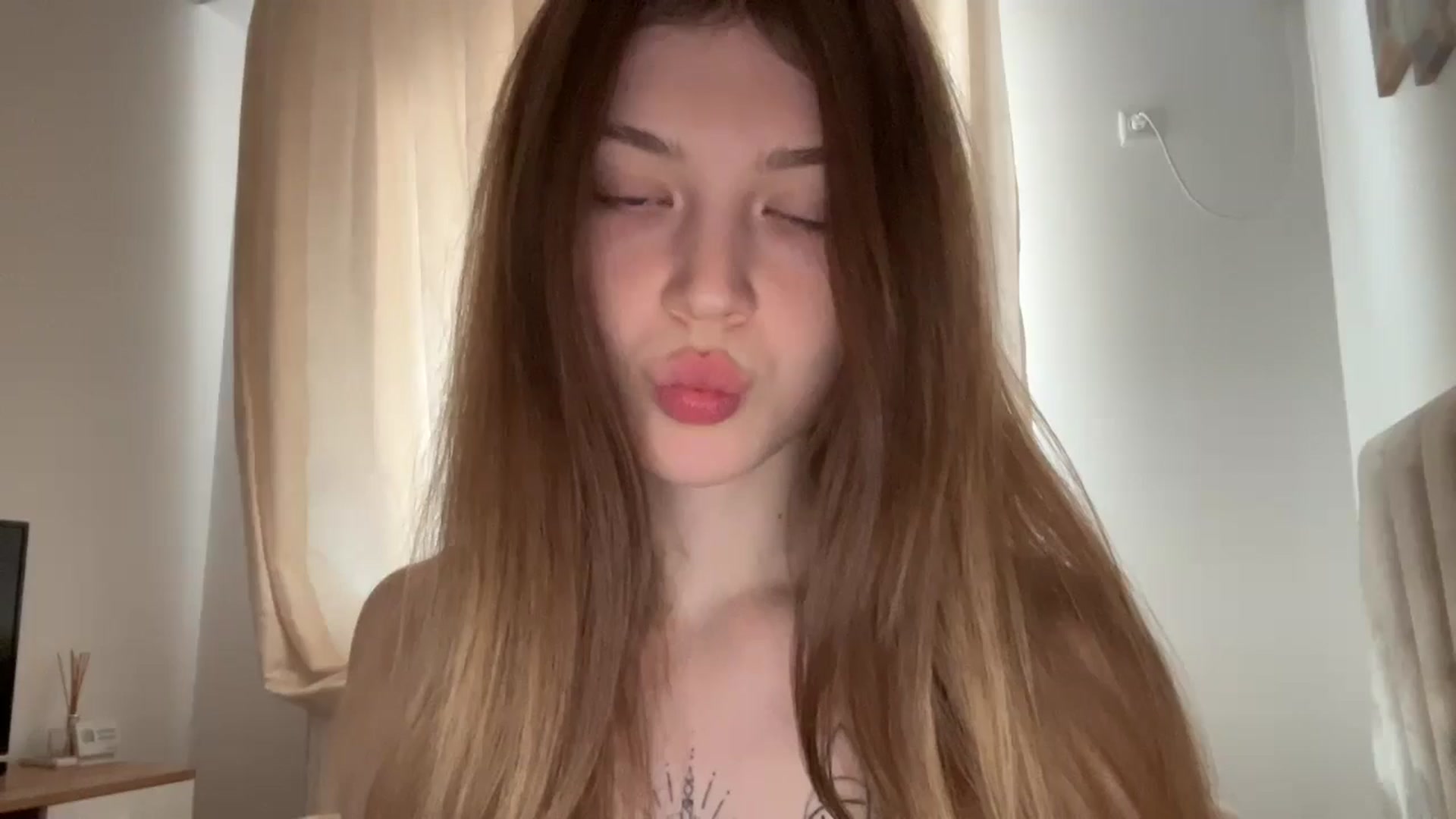 Gallery image thumbnail from Coconut_dream's myfreecams stream on, 06/04/2024, 06:44 image 1 of 20