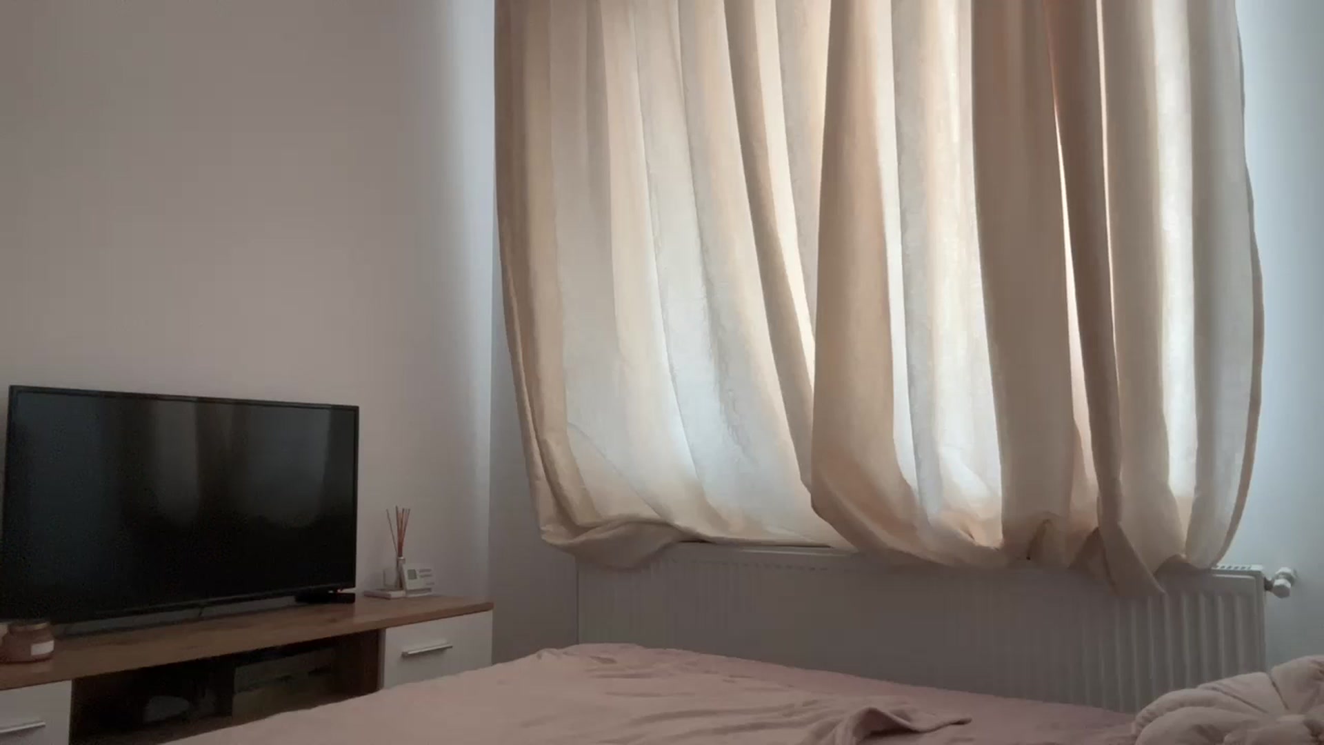 Gallery image thumbnail from Coconut_dream's myfreecams stream on, 06/04/2024, 08:02 image 17 of 20