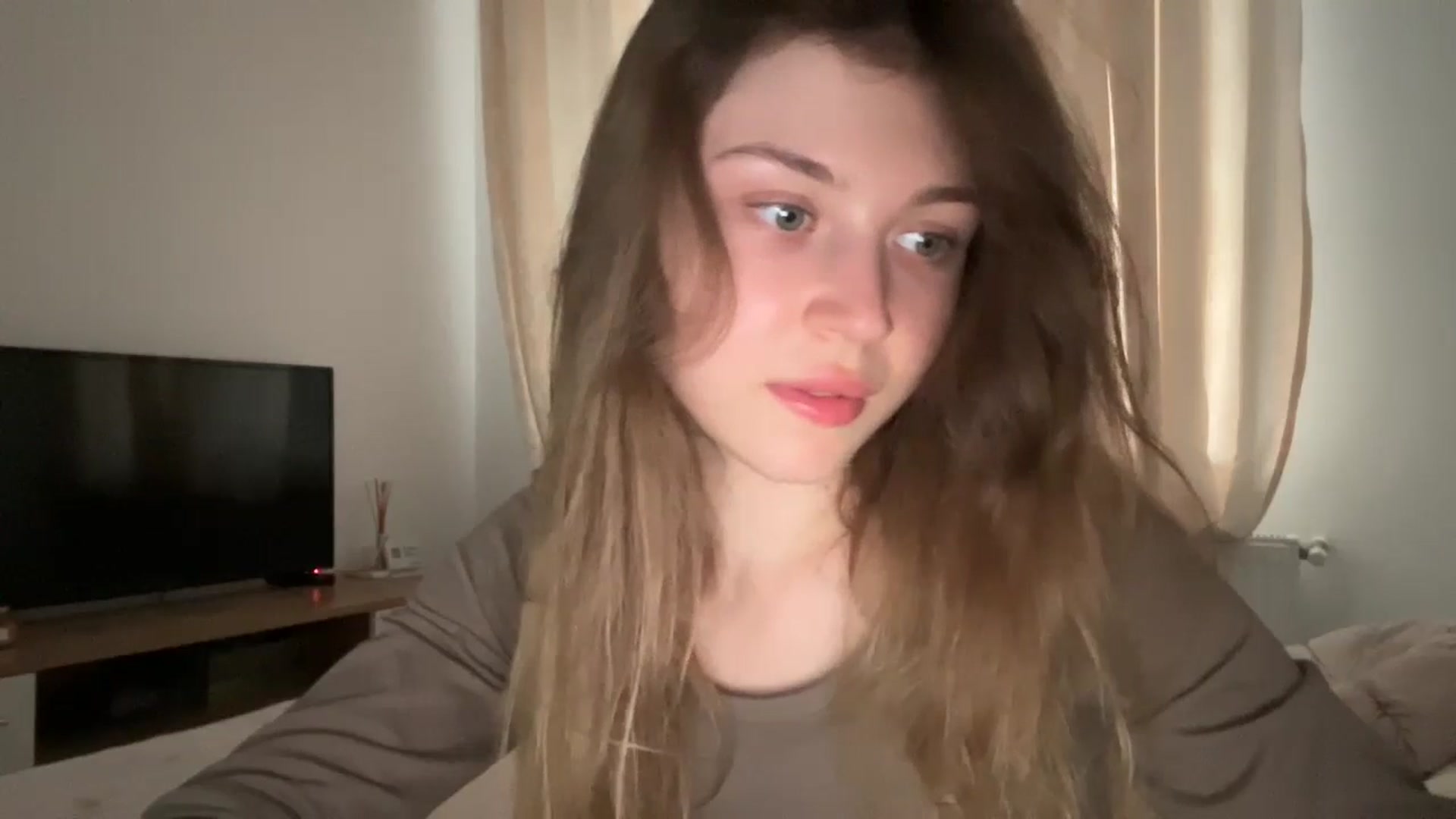 Gallery image thumbnail from Coconut_dream's myfreecams stream on, 06/04/2024, 17:32 image 15 of 20