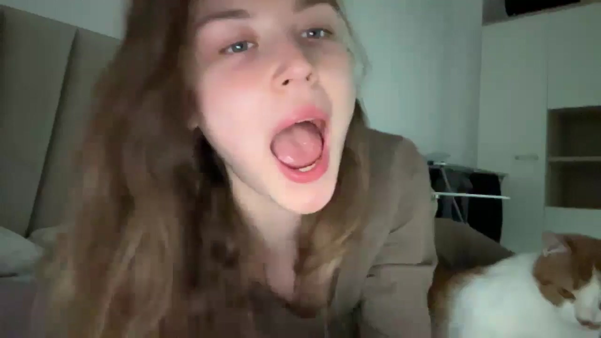Gallery image thumbnail from Coconut_dream's myfreecams stream on, 06/04/2024, 18:01 image 2 of 20