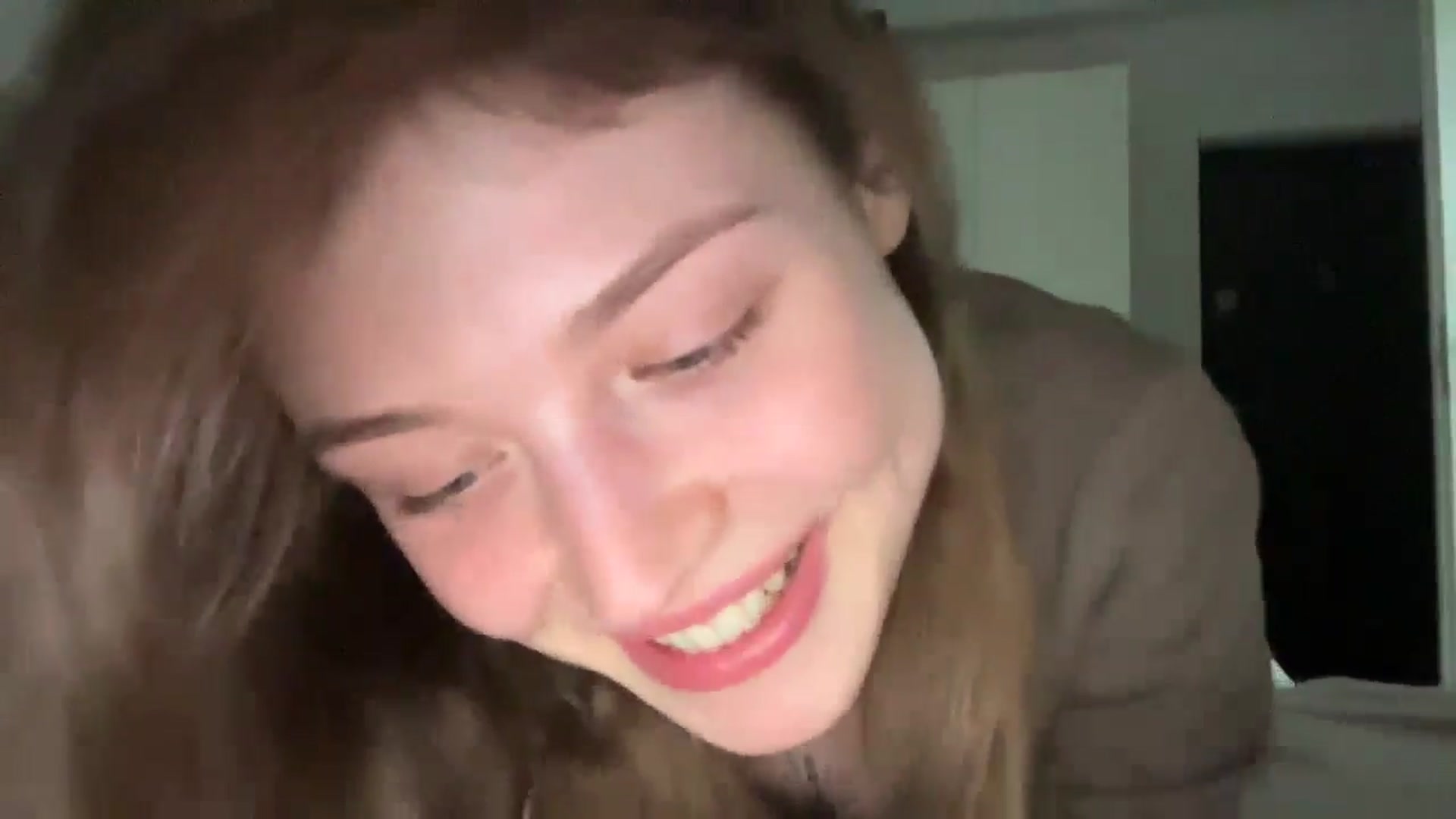 Gallery image thumbnail from Coconut_dream's myfreecams stream on, 06/04/2024, 18:01 image 7 of 20
