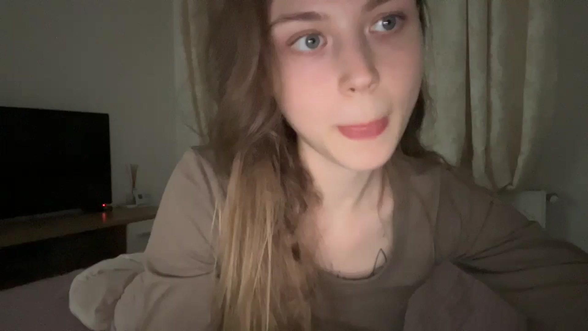 Gallery image thumbnail from Coconut_dream's myfreecams stream on, 06/04/2024, 19:27 image 18 of 20