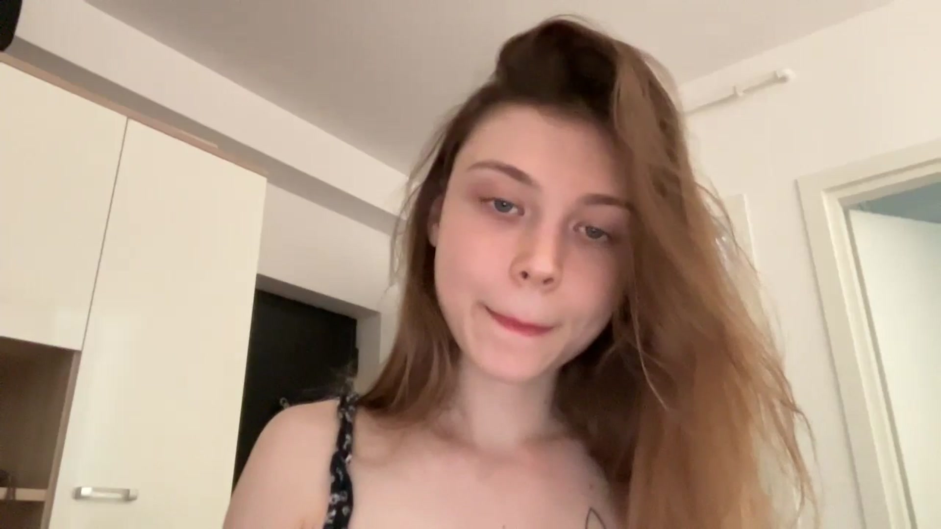 Gallery image thumbnail from Coconut_dream's myfreecams stream on, 06/05/2024, 10:41 image 17 of 20