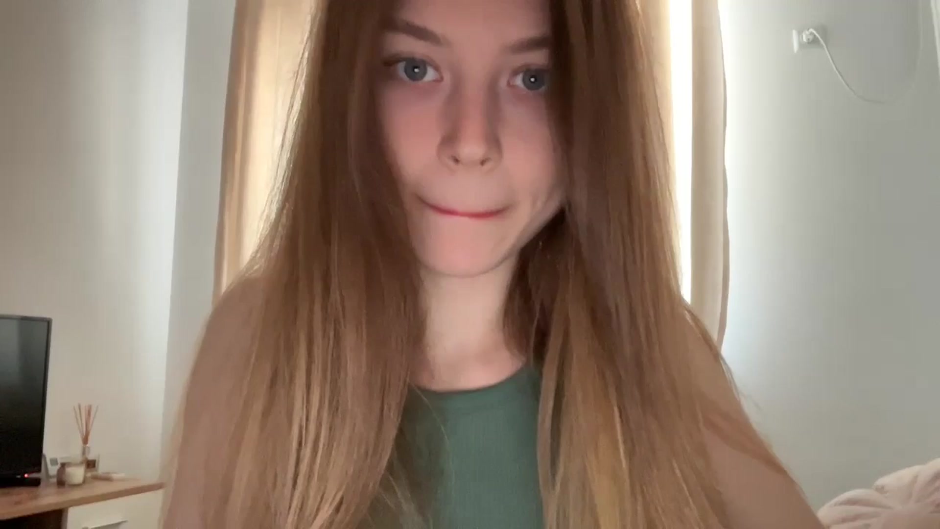 Gallery image thumbnail from Coconut_dream's myfreecams stream on, 06/06/2024, 06:58 image 1 of 20