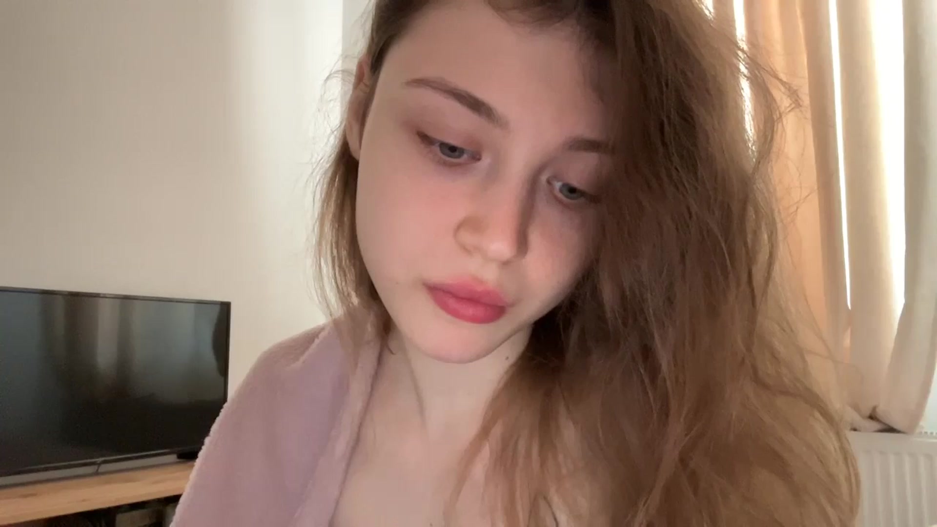 Gallery image thumbnail from Coconut_dream's myfreecams stream on, 06/07/2024, 07:43 image 9 of 20