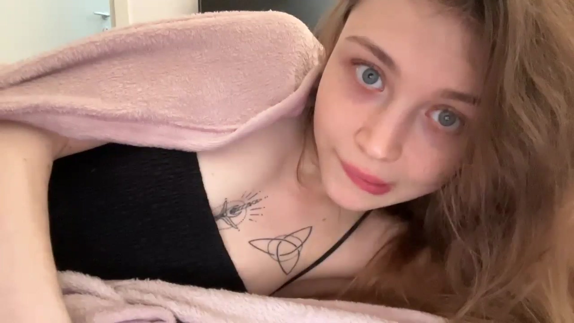 Gallery image thumbnail from Coconut_dream's myfreecams stream on, 06/07/2024, 07:43 image 16 of 20