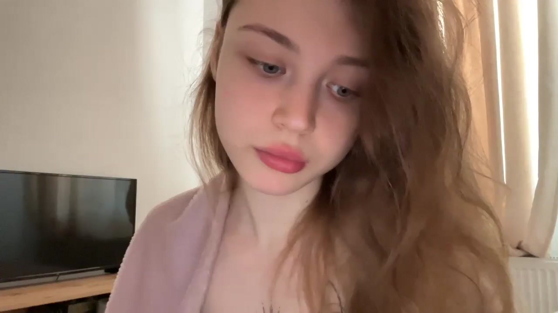 Gallery image thumbnail from Coconut_dream's myfreecams stream on, 06/07/2024, 07:43 image 4 of 20