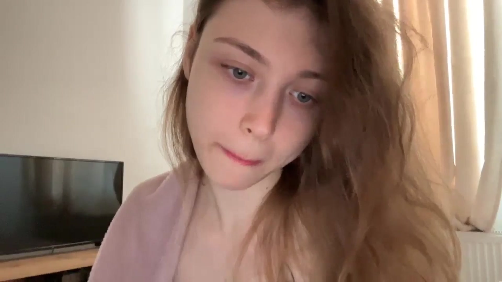 Gallery image thumbnail from Coconut_dream's myfreecams stream on, 06/07/2024, 07:43 image 7 of 20