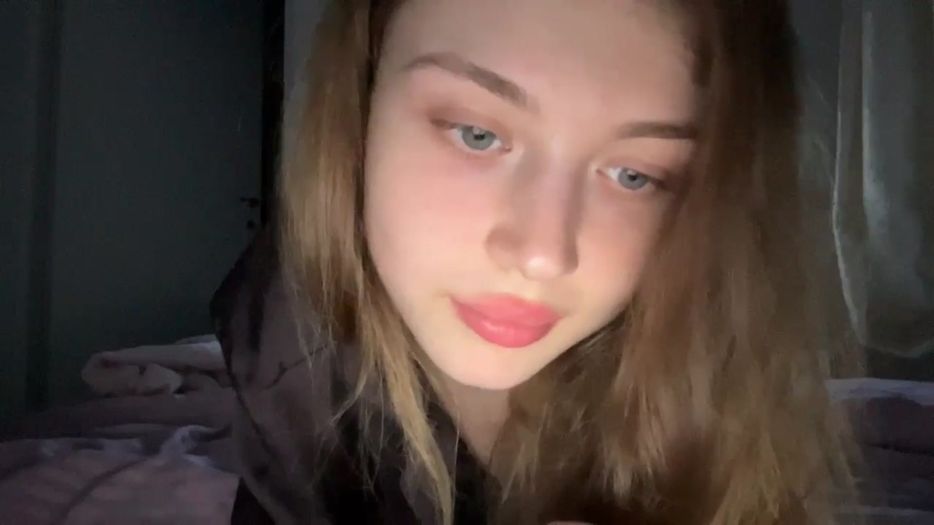 Gallery image thumbnail from Coconut_dream's myfreecams stream on, 06/08/2024, 23:00 image 6 of 20