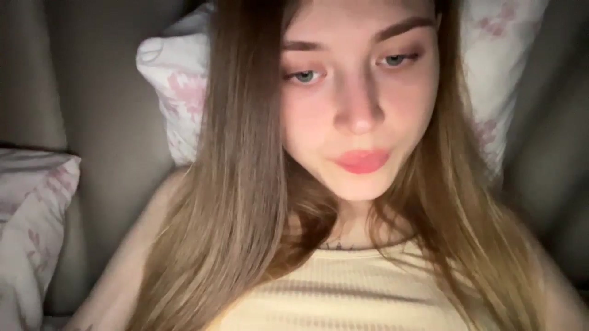 Gallery image thumbnail from Coconut_dream's myfreecams stream on, 06/09/2024, 20:37 image 18 of 20