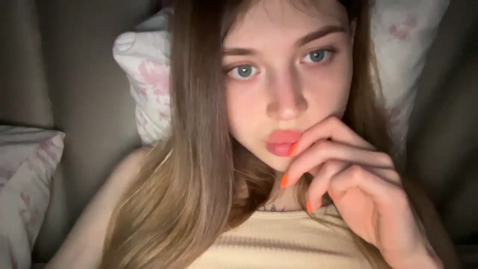 Gallery image thumbnail from Coconut_dream's myfreecams stream on, 06/09/2024, 20:37 image 3 of 20