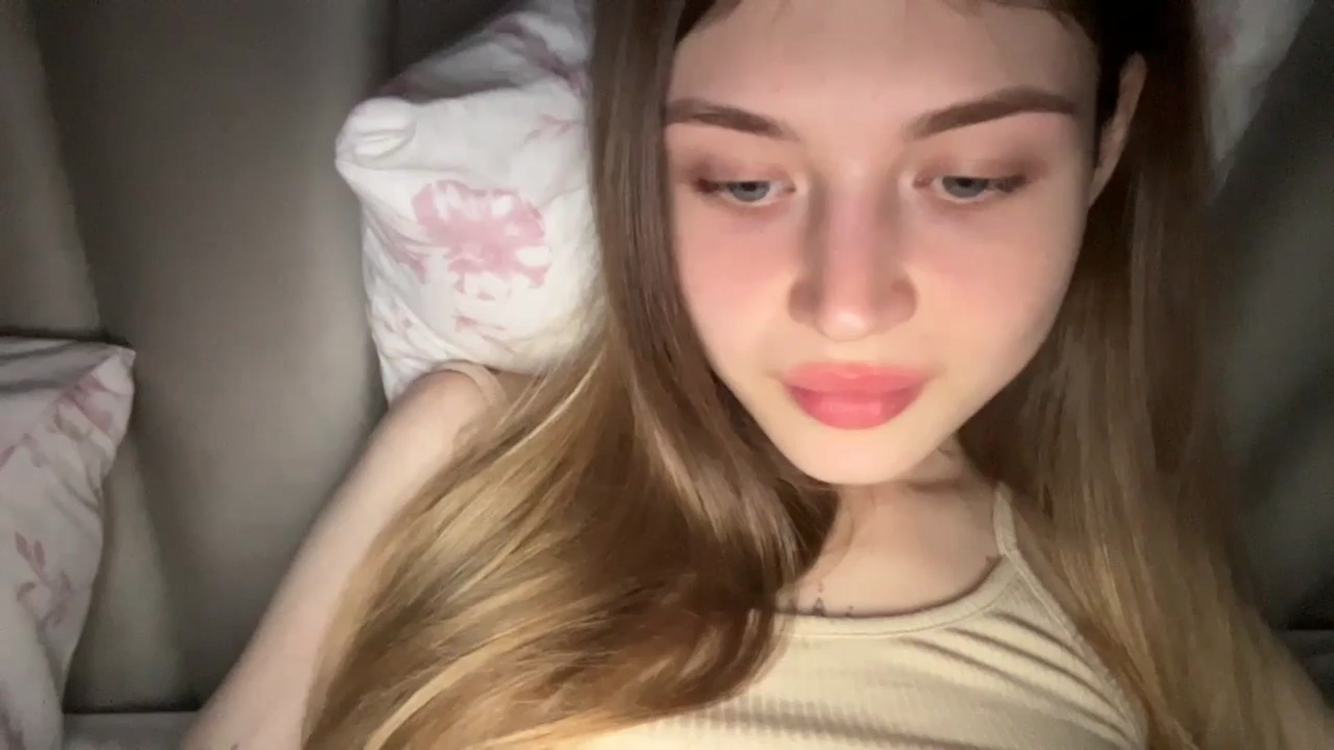 Gallery image thumbnail from Coconut_dream's myfreecams stream on, 06/09/2024, 20:55 image 17 of 20
