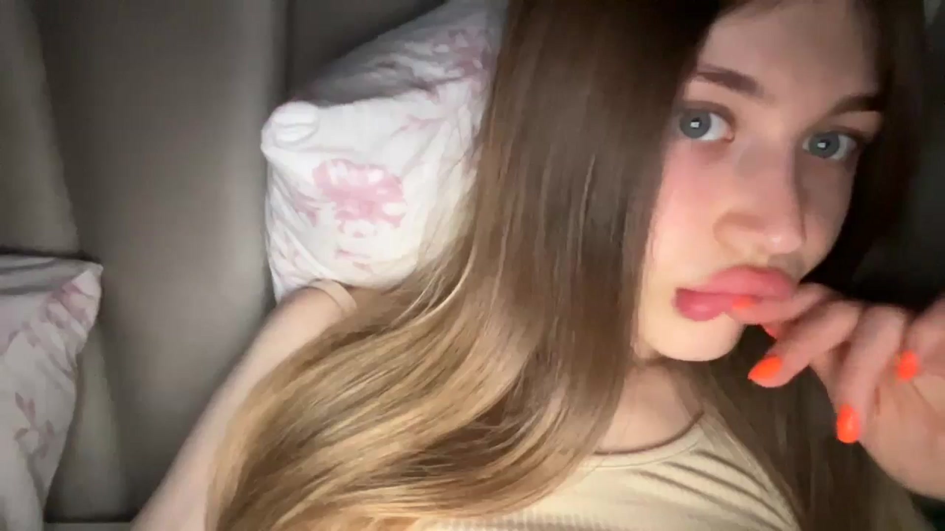 Gallery image thumbnail from Coconut_dream's myfreecams stream on, 06/09/2024, 20:55 image 11 of 20