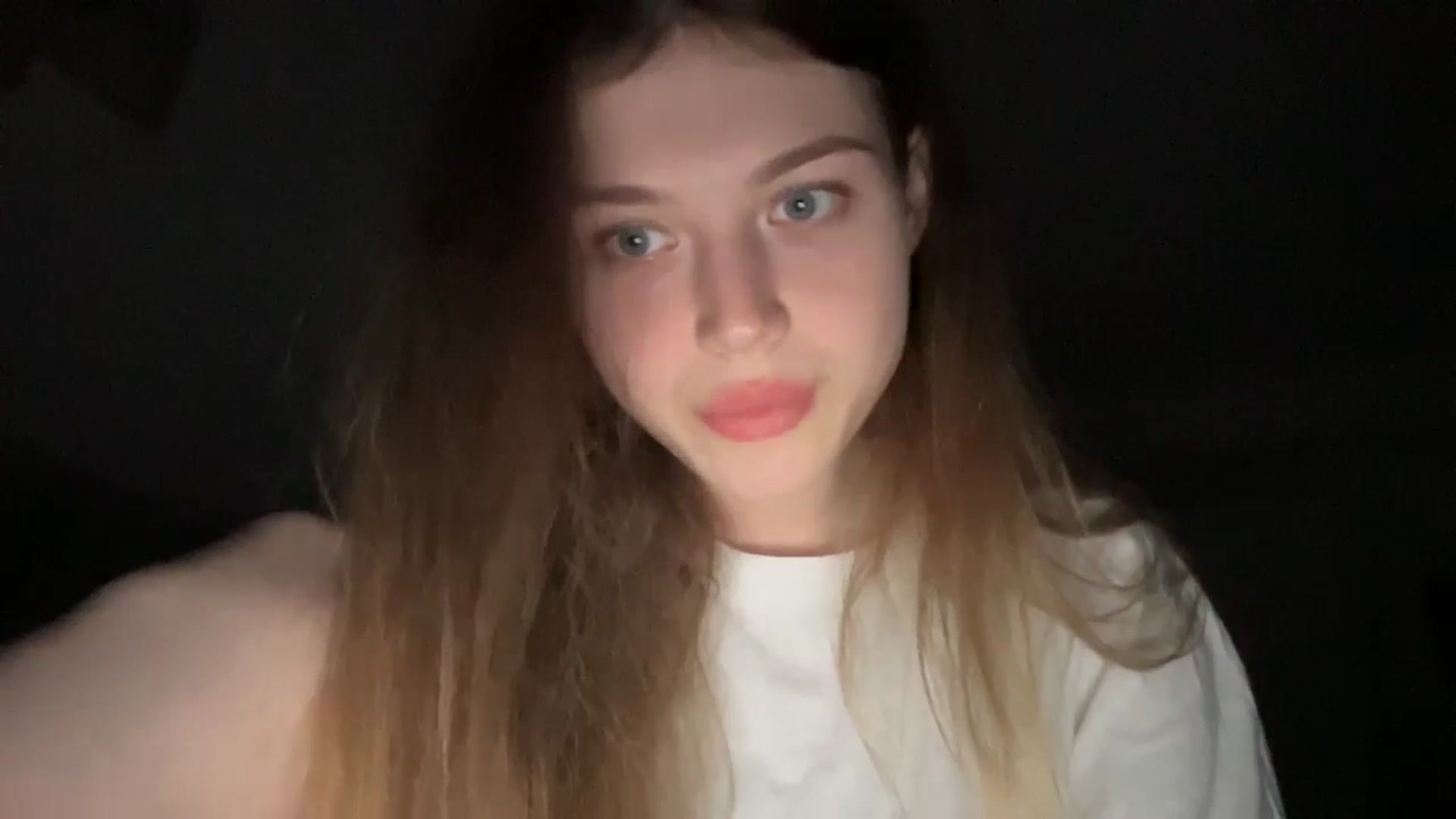 Gallery image thumbnail from Coconut_dream's myfreecams stream on, 06/10/2024, 19:23 image 15 of 20