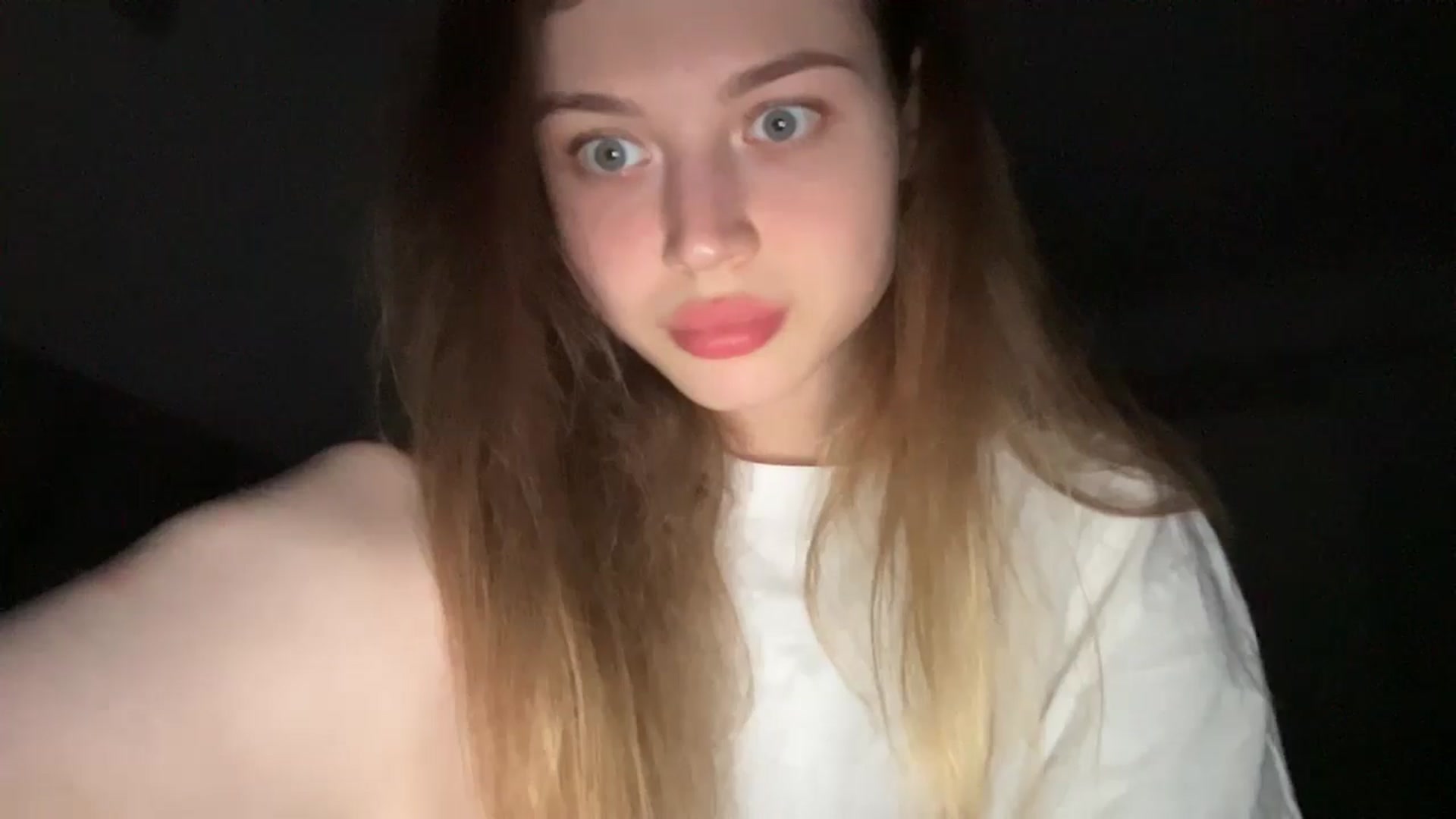 Gallery image thumbnail from Coconut_dream's myfreecams stream on, 06/10/2024, 19:23 image 16 of 20