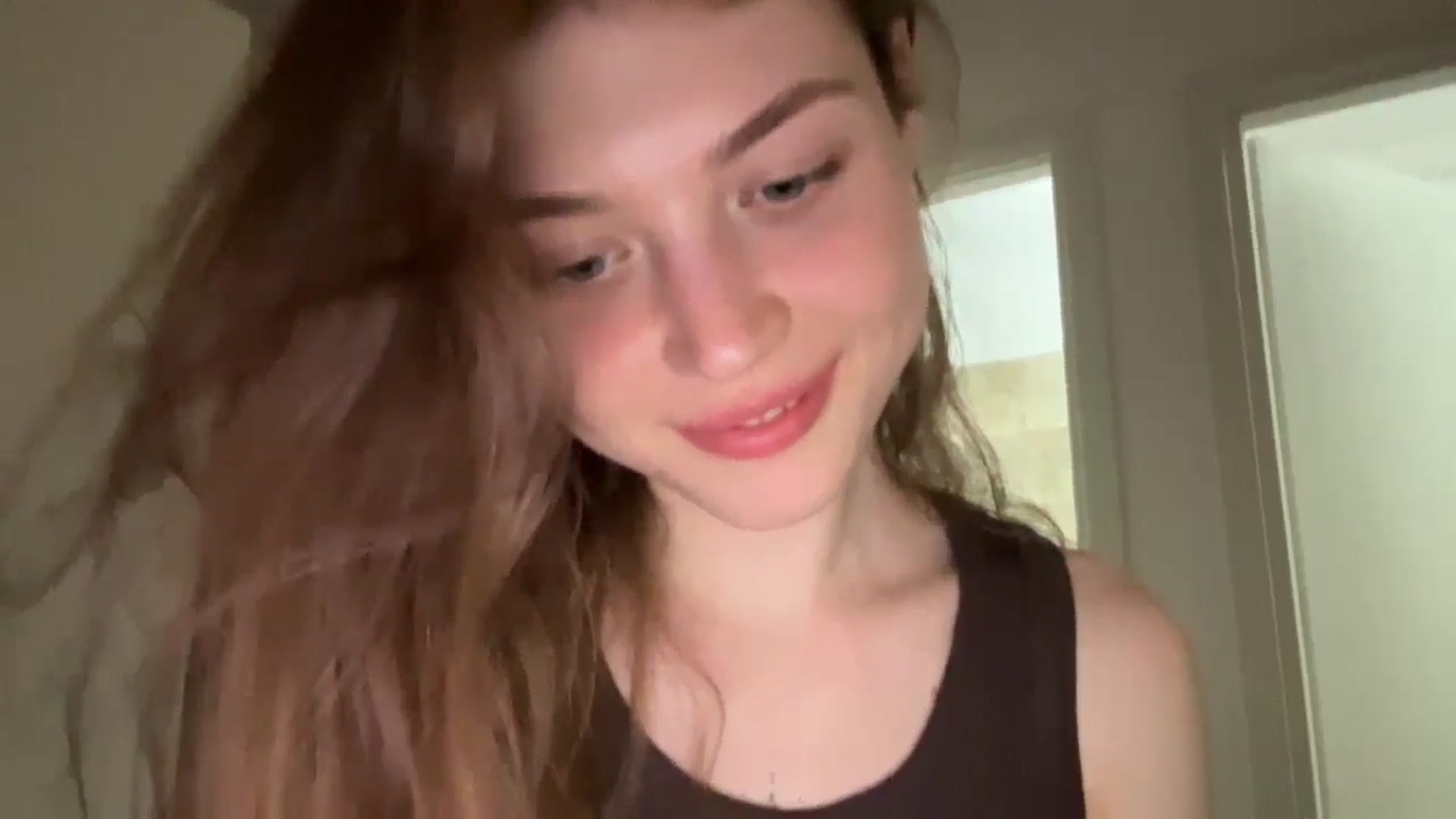 Gallery image thumbnail from Coconut_dream's myfreecams stream on, 06/12/2024, 18:41 image 3 of 20