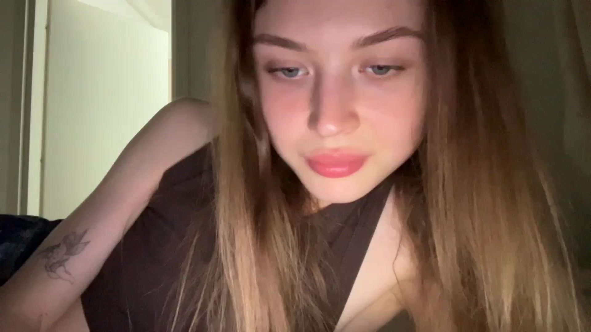 Gallery image thumbnail from Coconut_dream's myfreecams stream on, 06/12/2024, 19:04 image 14 of 20
