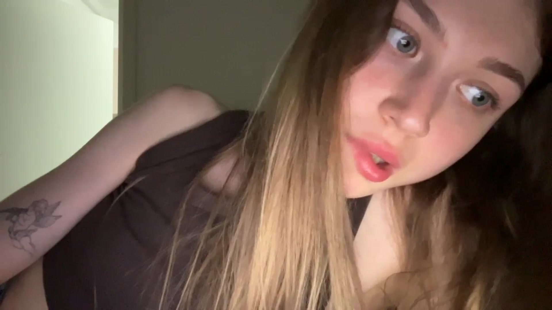 Gallery image thumbnail from Coconut_dream's myfreecams stream on, 06/12/2024, 19:04 image 15 of 20