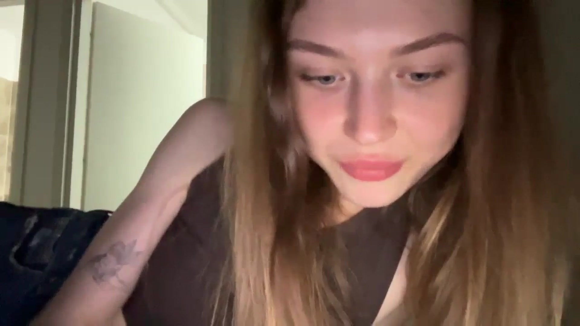Gallery image thumbnail from Coconut_dream's myfreecams stream on, 06/12/2024, 19:04 image 12 of 20