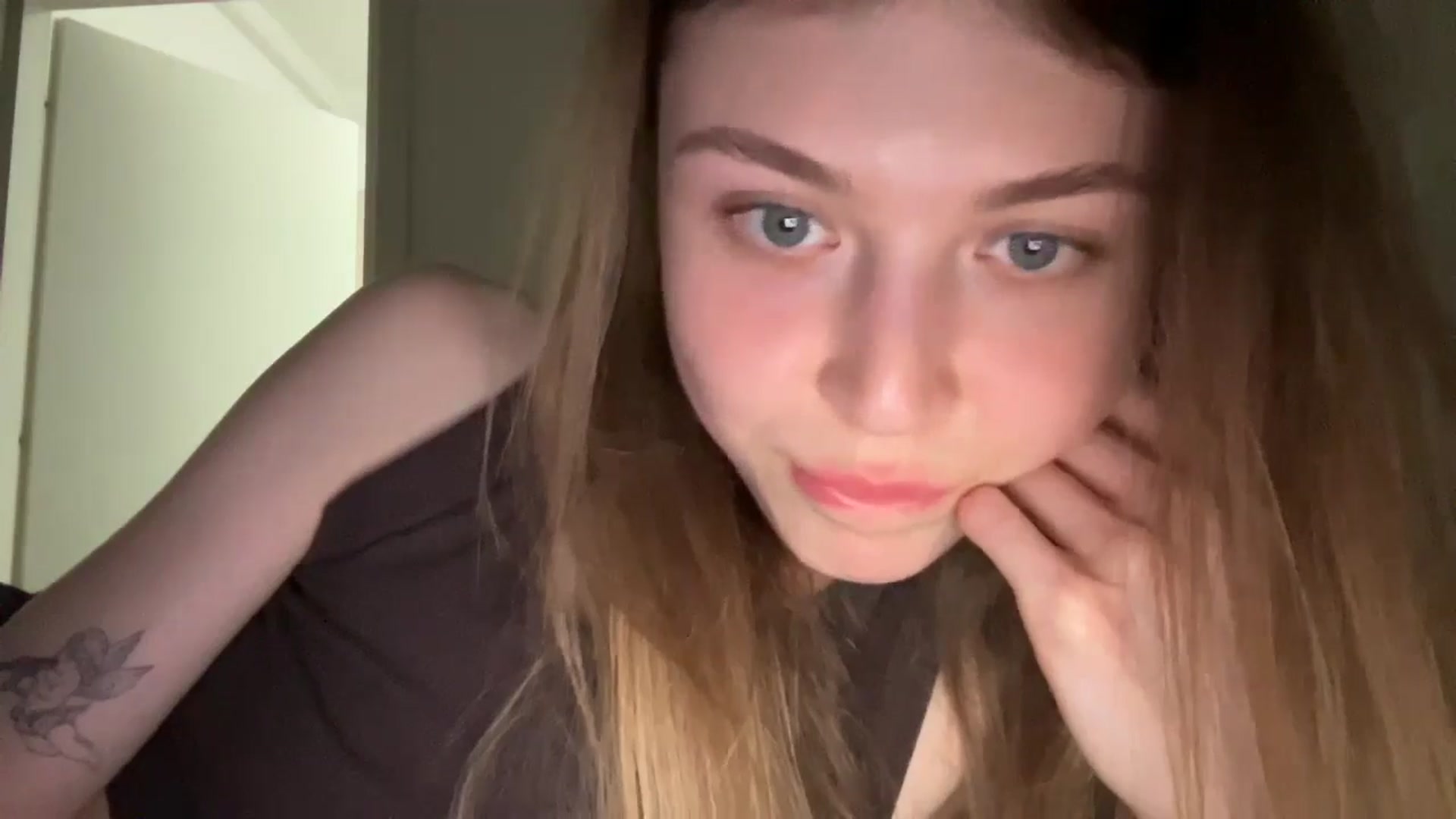 Gallery image thumbnail from Coconut_dream's myfreecams stream on, 06/12/2024, 19:04 image 19 of 20
