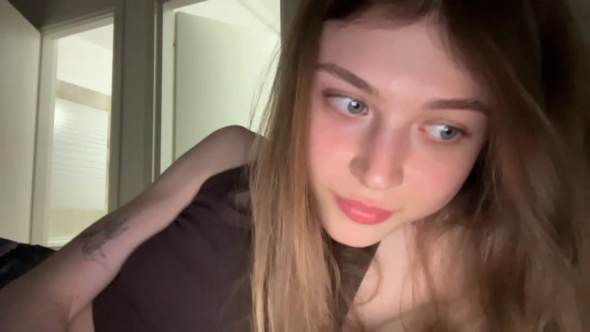 Gallery image thumbnail from Coconut_dream's myfreecams stream on, 06/12/2024, 19:28 image 8 of 20