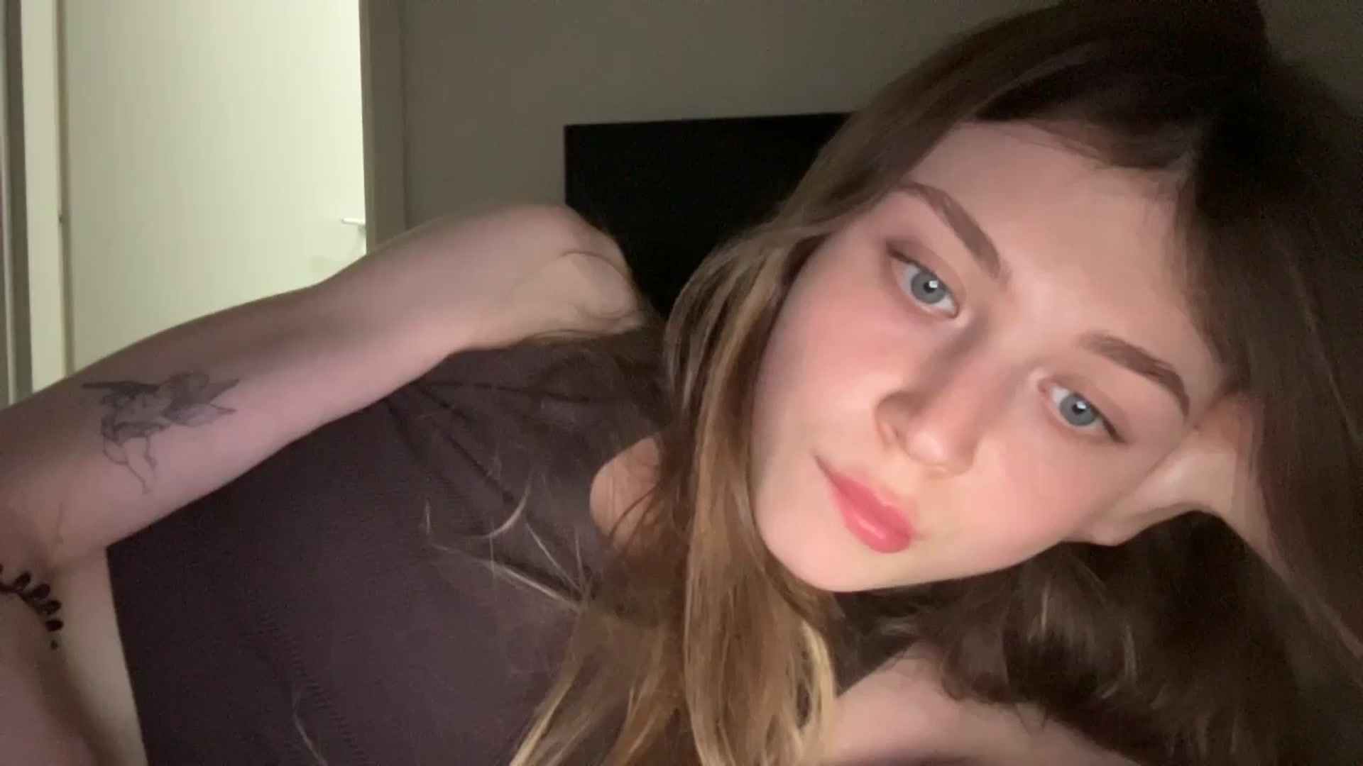 Gallery image thumbnail from Coconut_dream's myfreecams stream on, 06/12/2024, 19:28 image 15 of 20