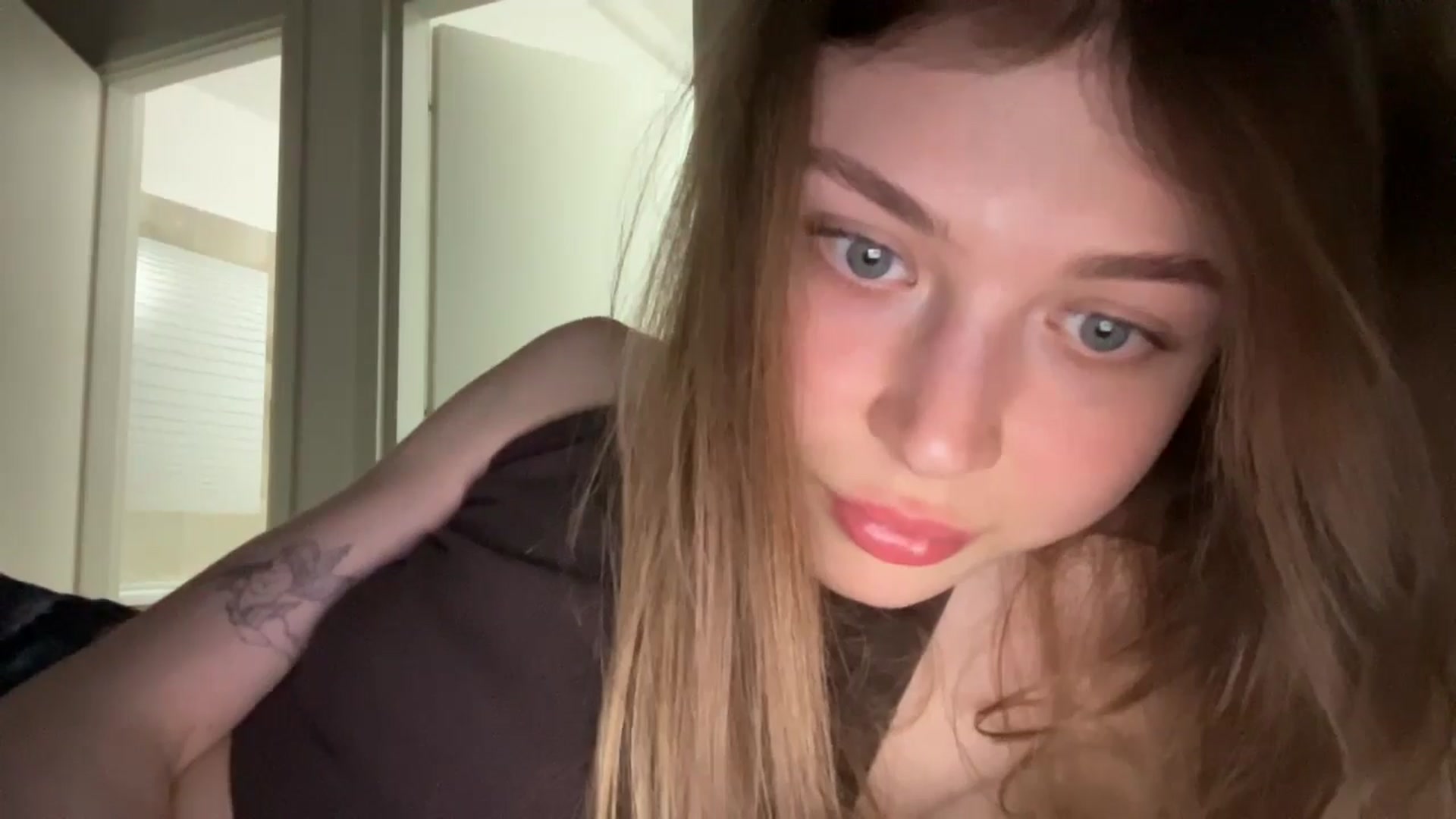 Gallery image thumbnail from Coconut_dream's myfreecams stream on, 06/12/2024, 19:28 image 5 of 20