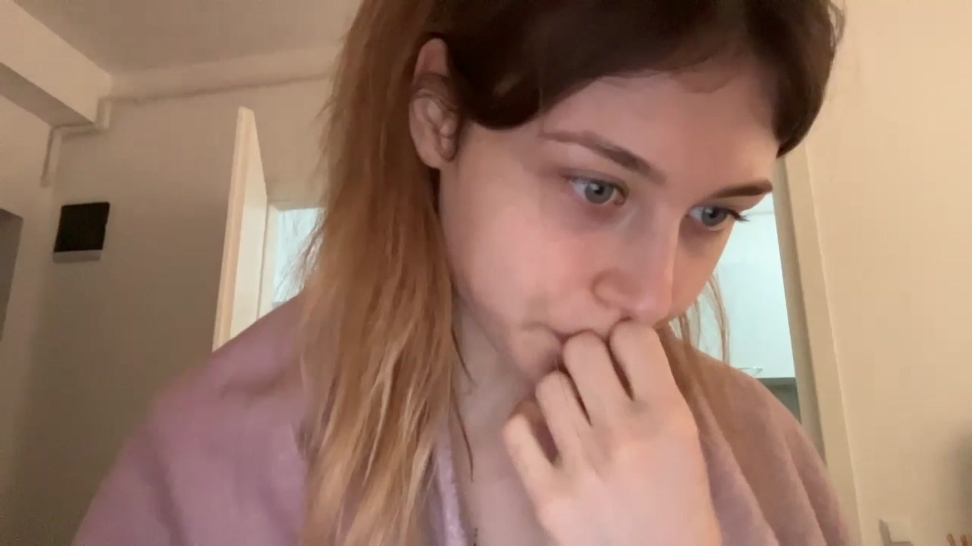Gallery image thumbnail from Coconut_dream's myfreecams stream on, 06/13/2024, 06:42 image 5 of 20