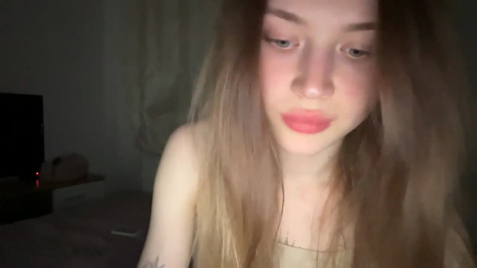 Gallery image thumbnail from Coconut_dream's myfreecams stream on, 06/13/2024, 20:10 image 3 of 20