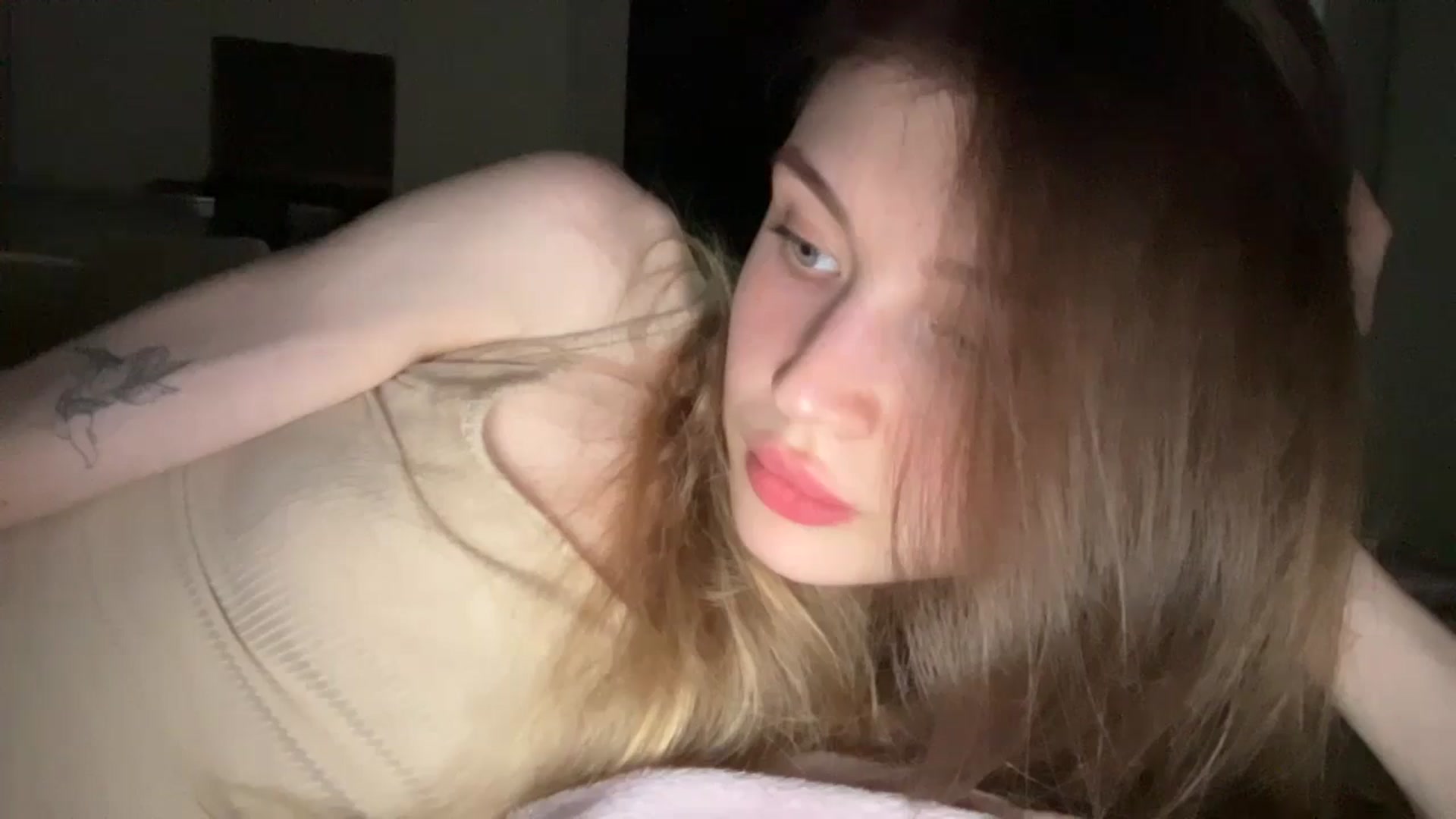 Gallery image thumbnail from Coconut_dream's myfreecams stream on, 06/13/2024, 20:10 image 19 of 20