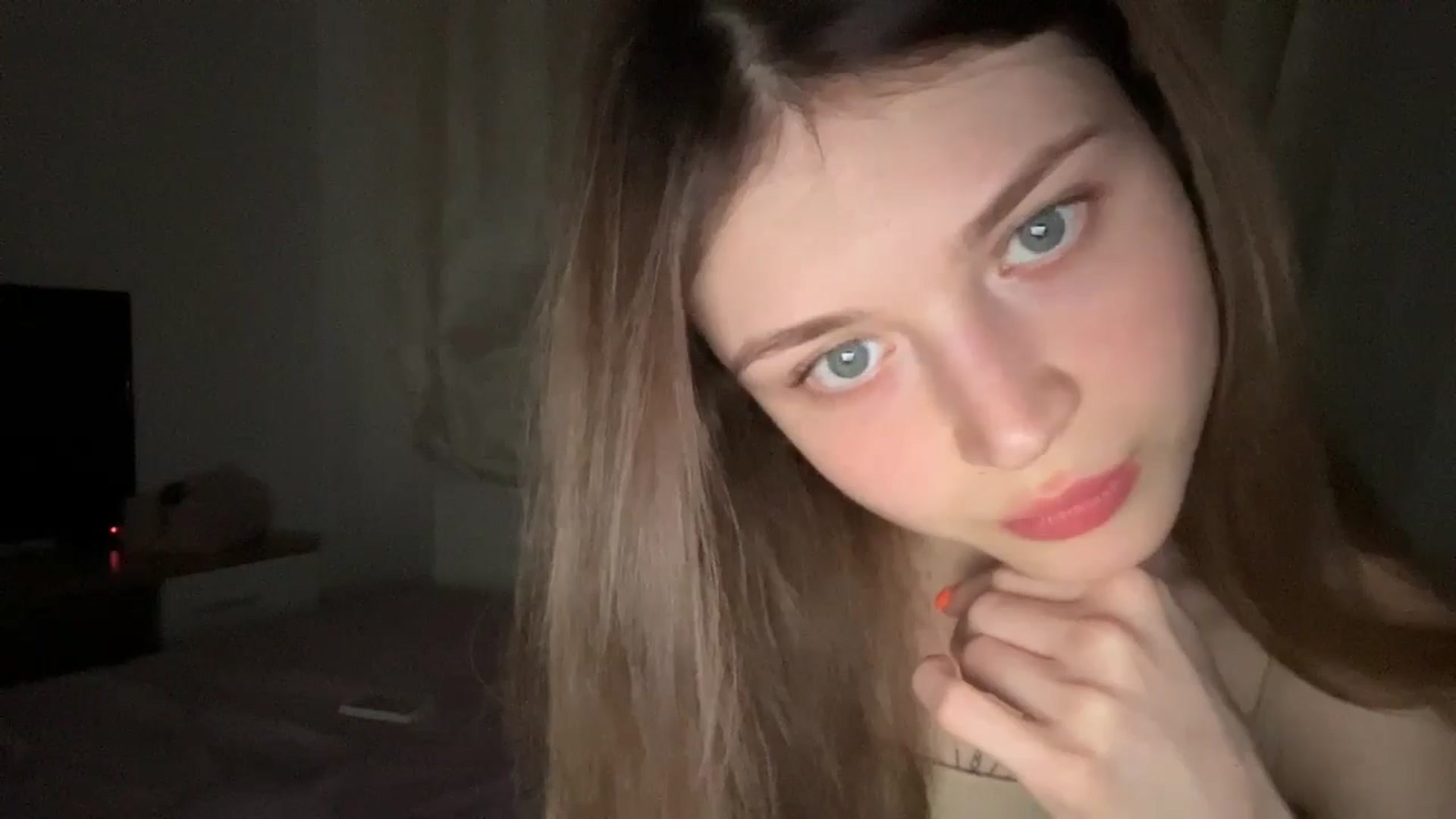 Gallery image thumbnail from Coconut_dream's myfreecams stream on, 06/13/2024, 20:10 image 4 of 20