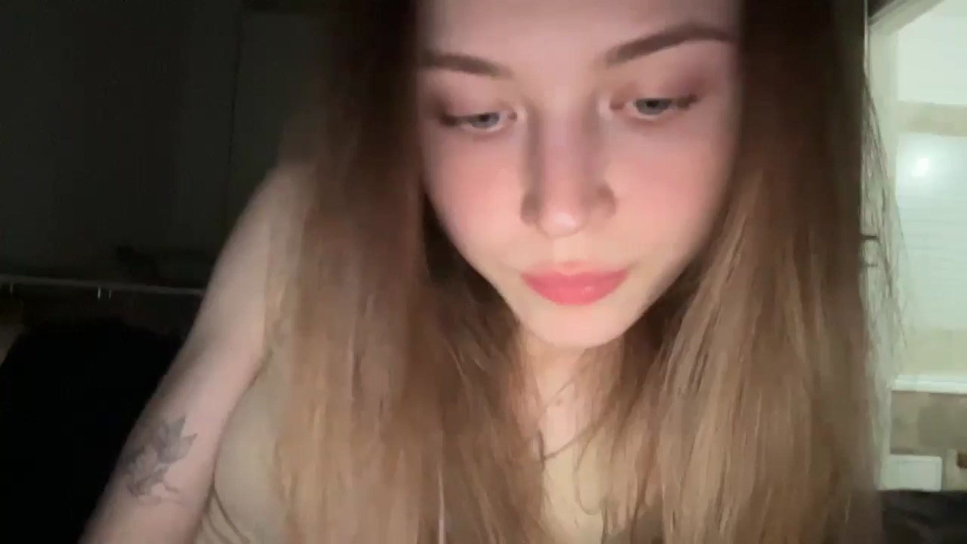 Gallery image thumbnail from Coconut_dream's myfreecams stream on, 06/13/2024, 20:10 image 8 of 20