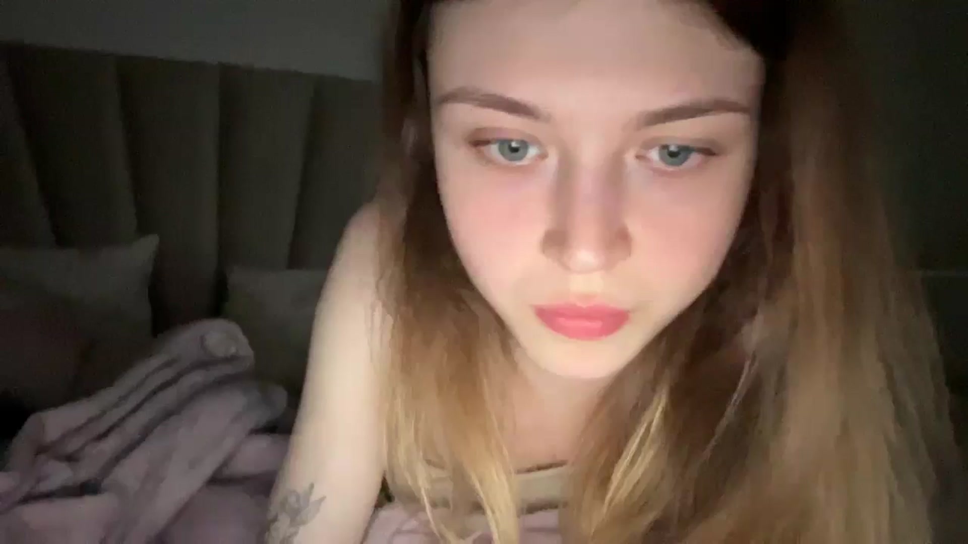 Gallery image thumbnail from Coconut_dream's myfreecams stream on, 06/13/2024, 20:34 image 11 of 20