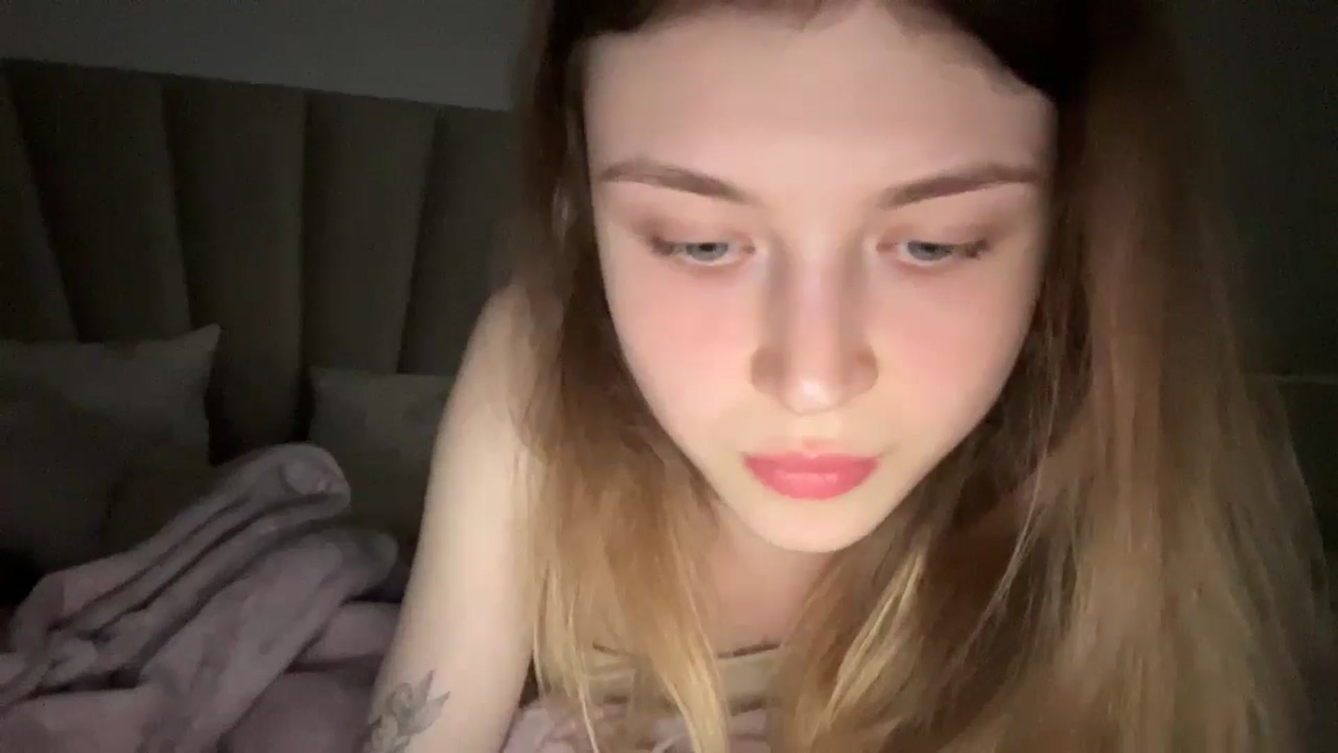 Gallery image thumbnail from Coconut_dream's myfreecams stream on, 06/13/2024, 20:34 image 12 of 20