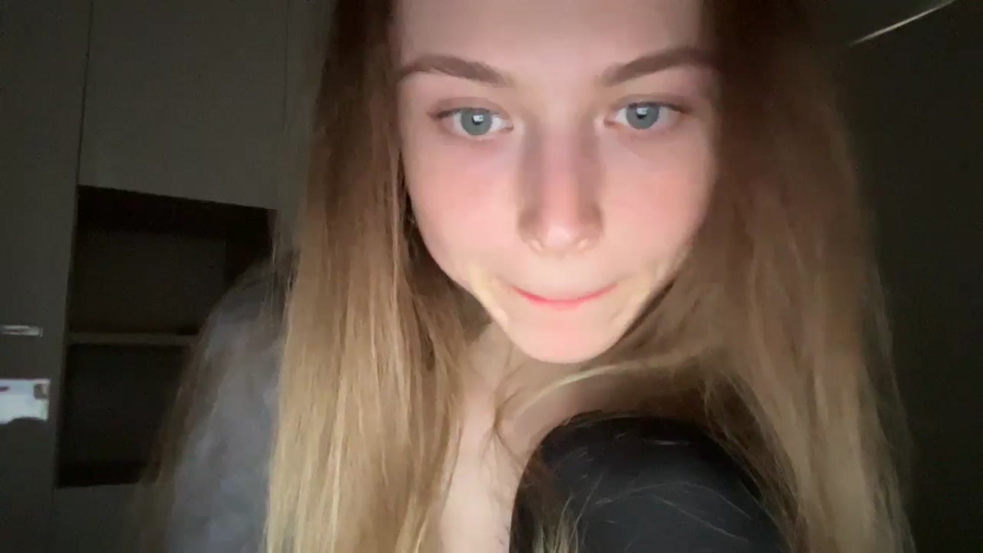 Gallery image thumbnail from Coconut_dream's myfreecams stream on, 06/14/2024, 17:46 image 10 of 20