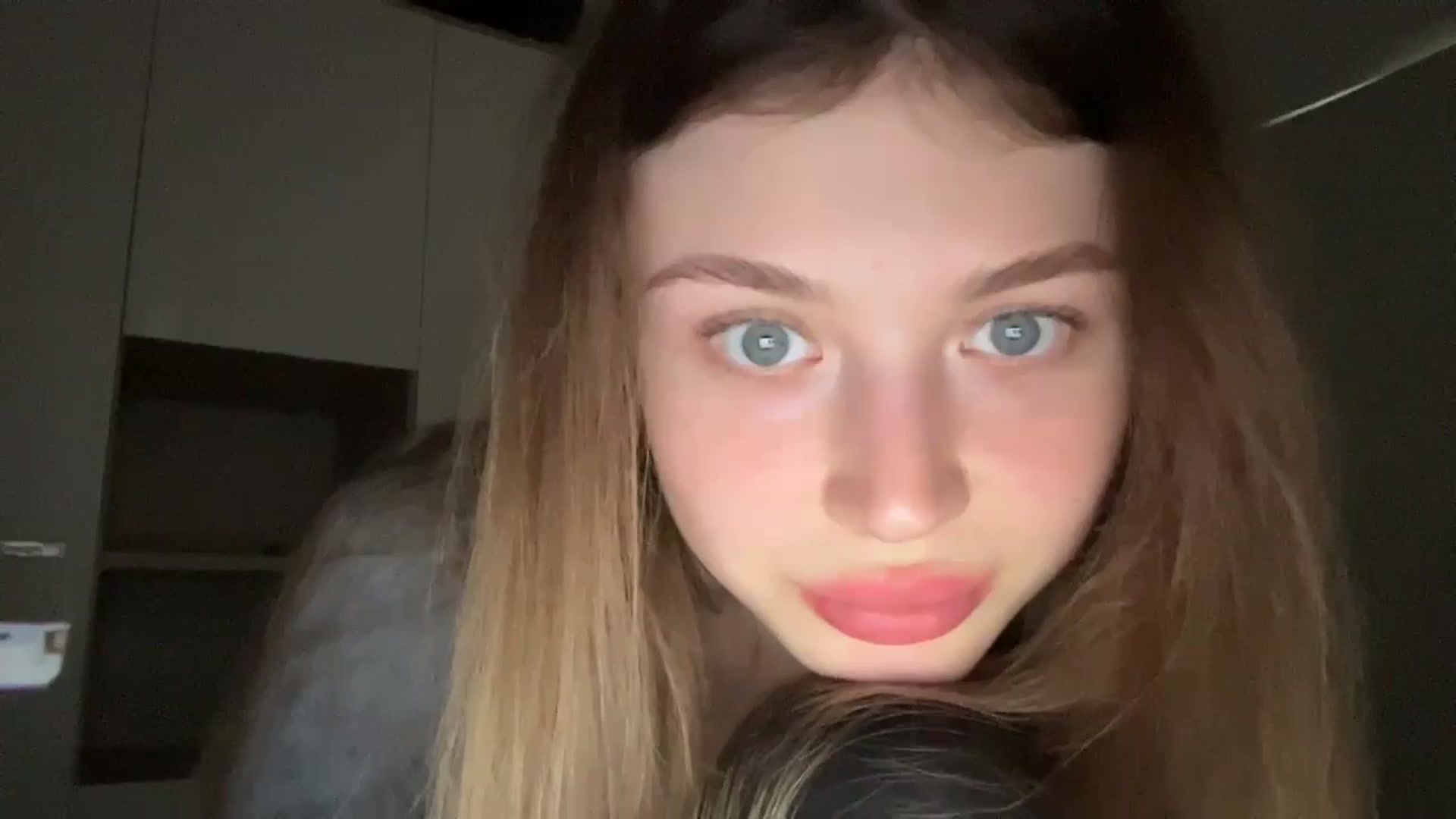 Gallery image thumbnail from Coconut_dream's myfreecams stream on, 06/14/2024, 17:46 image 8 of 20