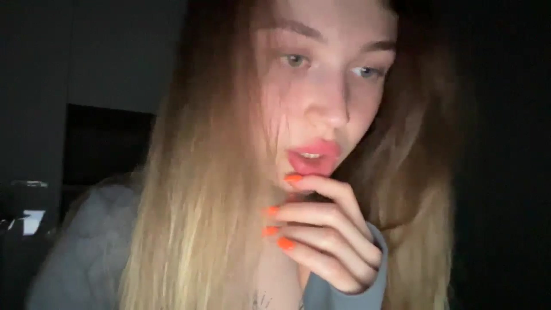 Gallery image thumbnail from Coconut_dream's myfreecams stream on, 06/14/2024, 18:36 image 17 of 20