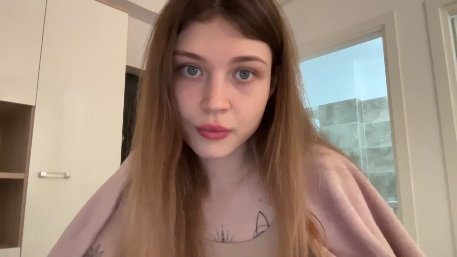Gallery image thumbnail from Coconut_dream's myfreecams stream on, 06/15/2024, 08:07 image 14 of 20