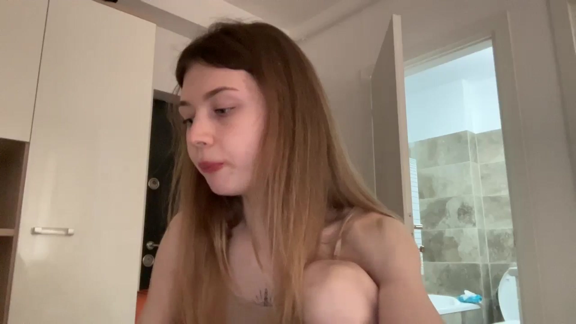 Gallery image thumbnail from Coconut_dream's myfreecams stream on, 06/15/2024, 08:51 image 3 of 20