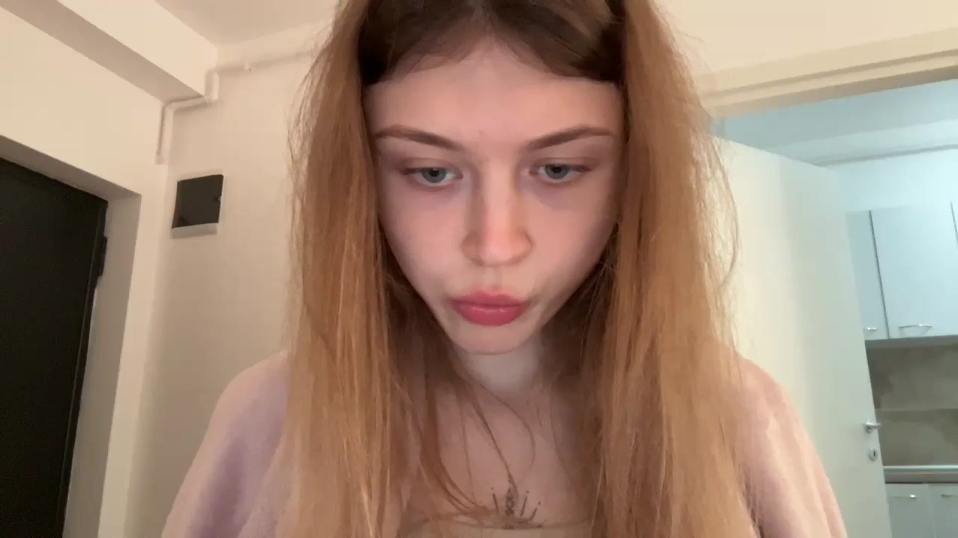 Gallery image thumbnail from Coconut_dream's myfreecams stream on, 06/15/2024, 08:51 image 17 of 20